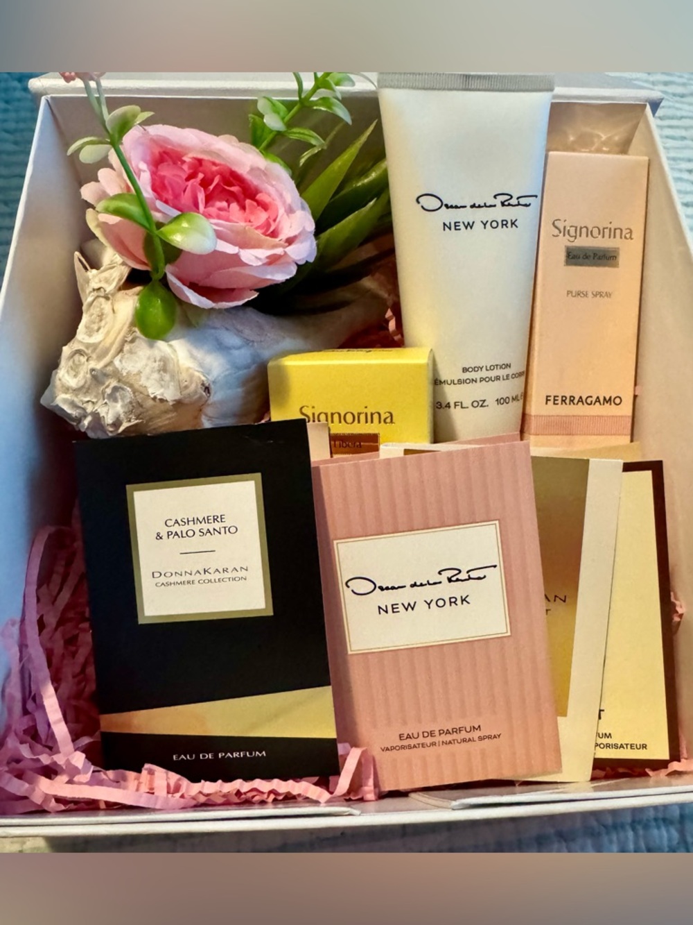 Fragrance sample gift box